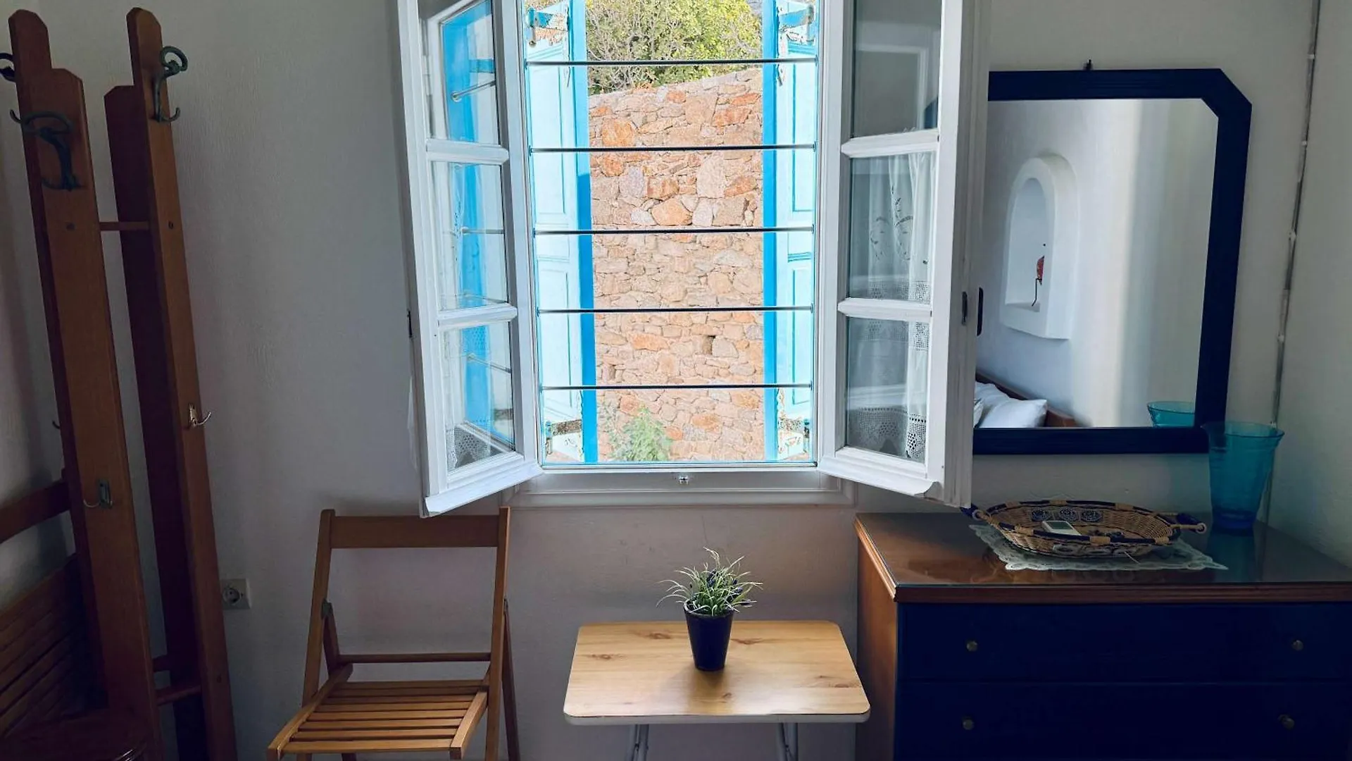 Stylish 2 Bd Escape Apt With Patio At Ornos Beach Appartement