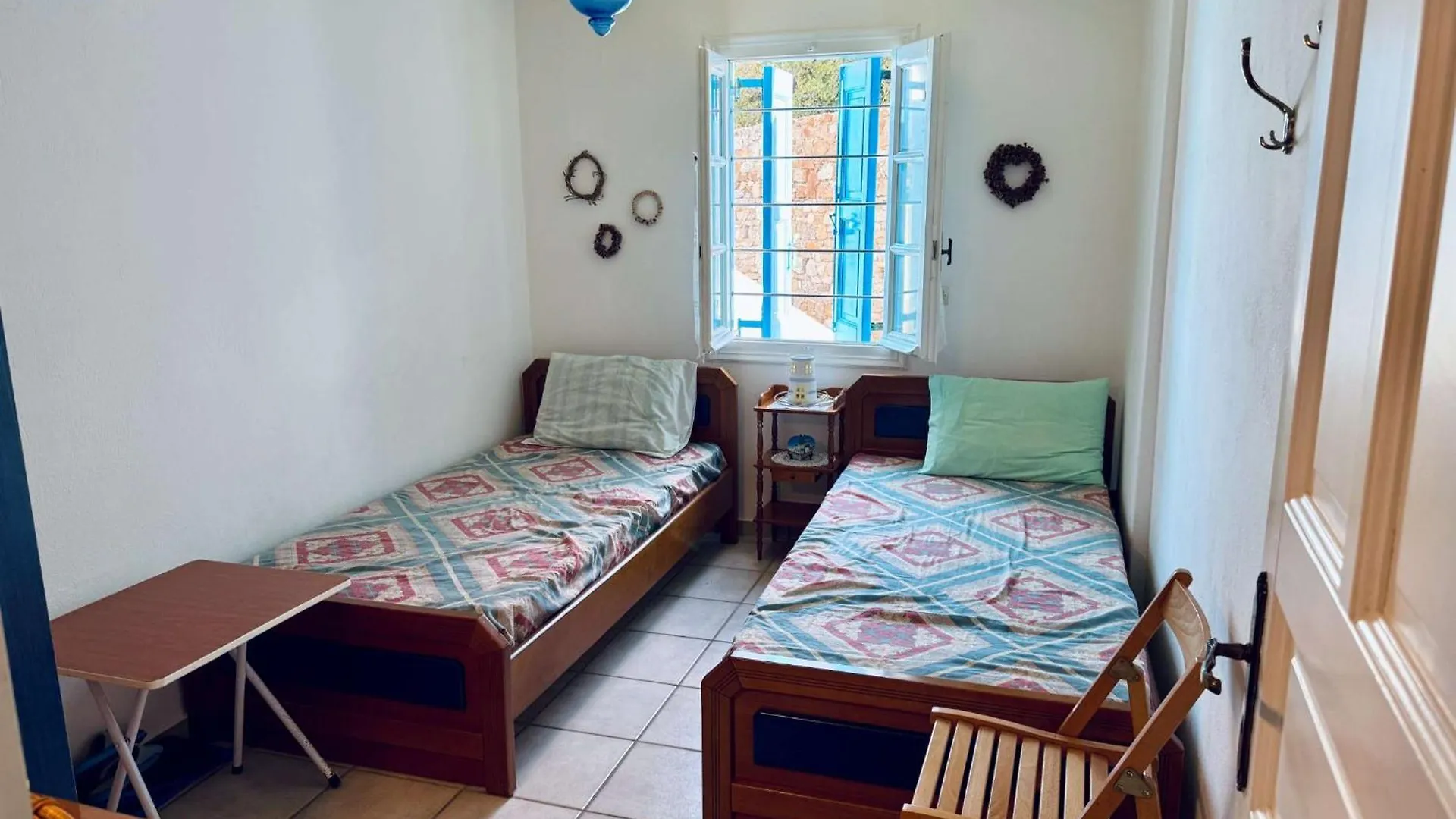 Appartement Stylish 2 Bd Escape Apt With Patio At Ornos Beach Griekenland