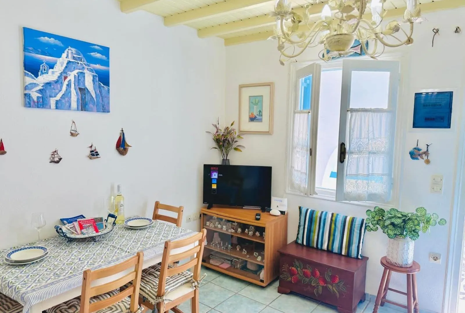 Stylish 2 Bd Escape Apt With Patio At Ornos Beach