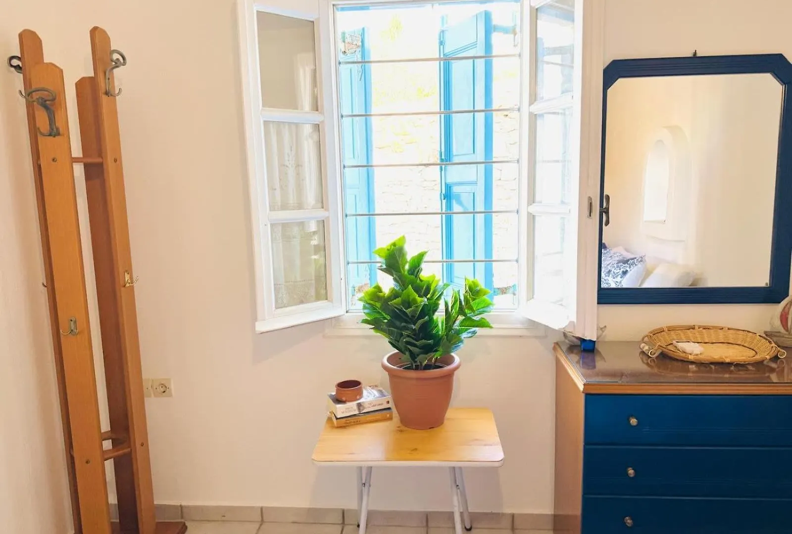 Appartement Stylish 2 Bd Escape Apt With Patio At Ornos Beach Griekenland